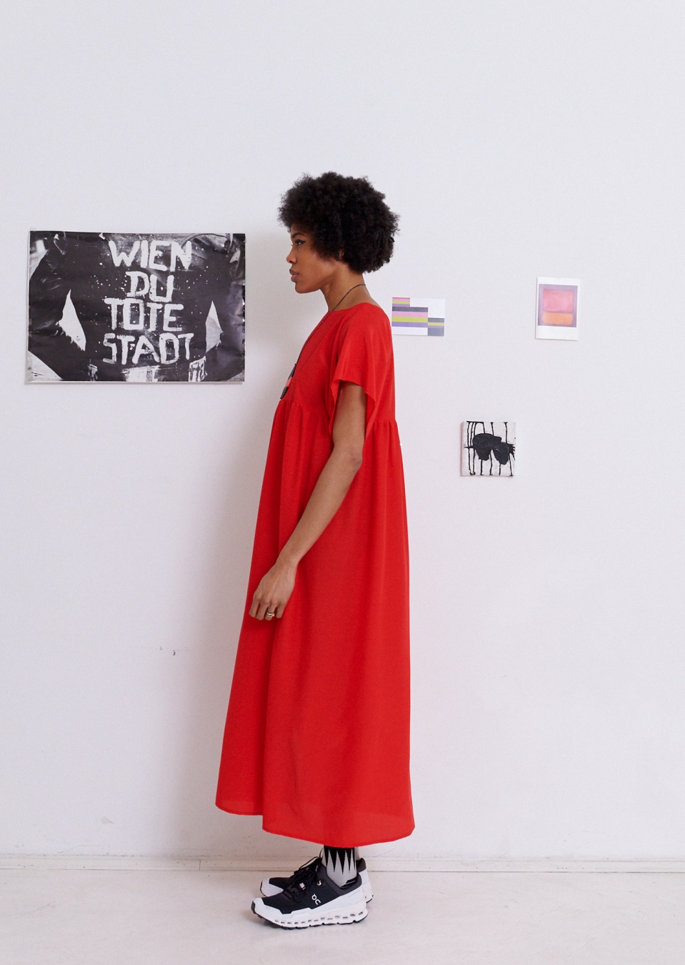  by , Kleid , 