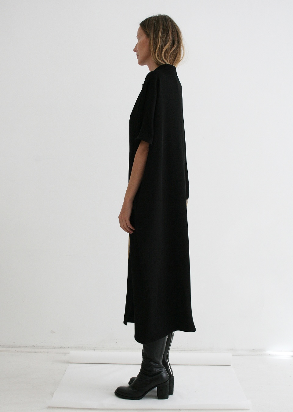  by , Kleid handbemalt, 