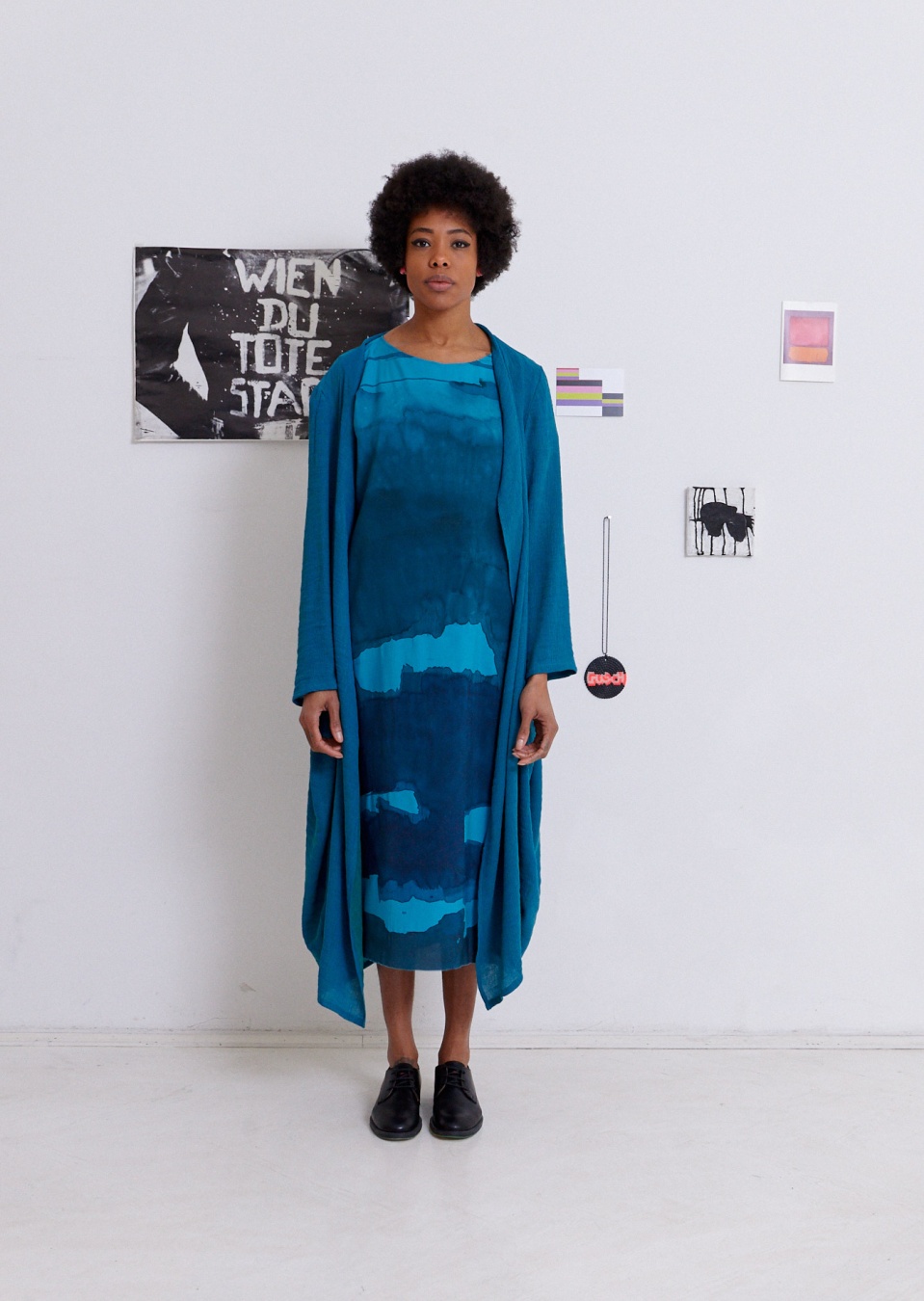  by , Kleid handbemalt, 