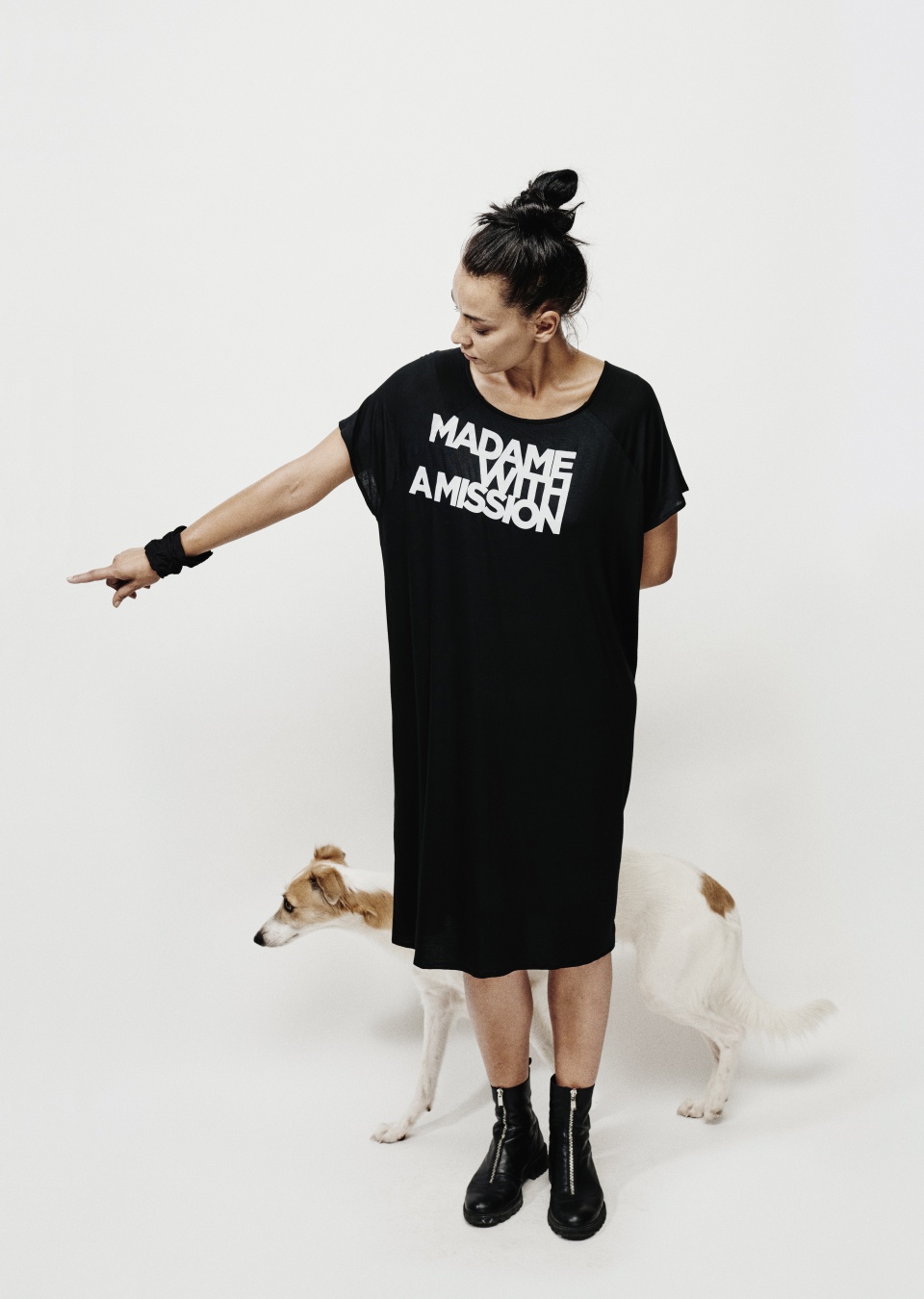 Madame with a mission Longshirt